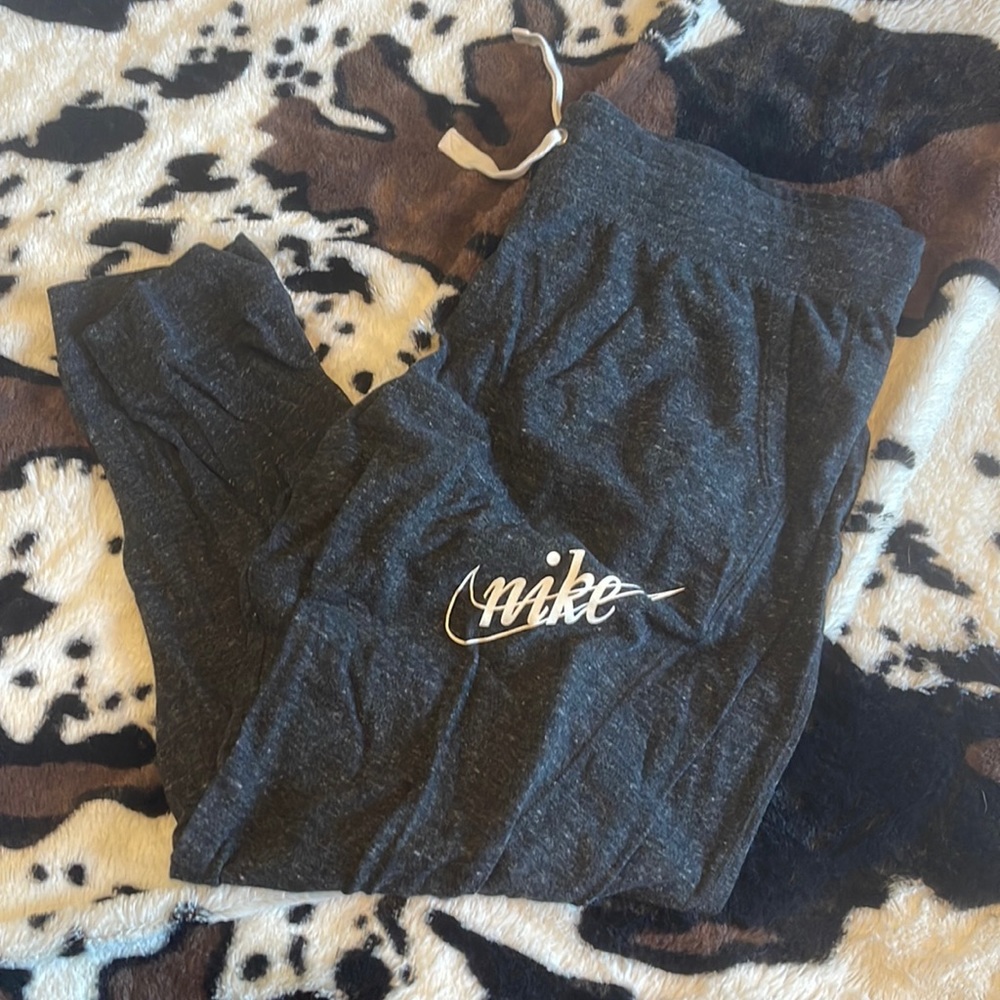 New Nike Cropped Joggers